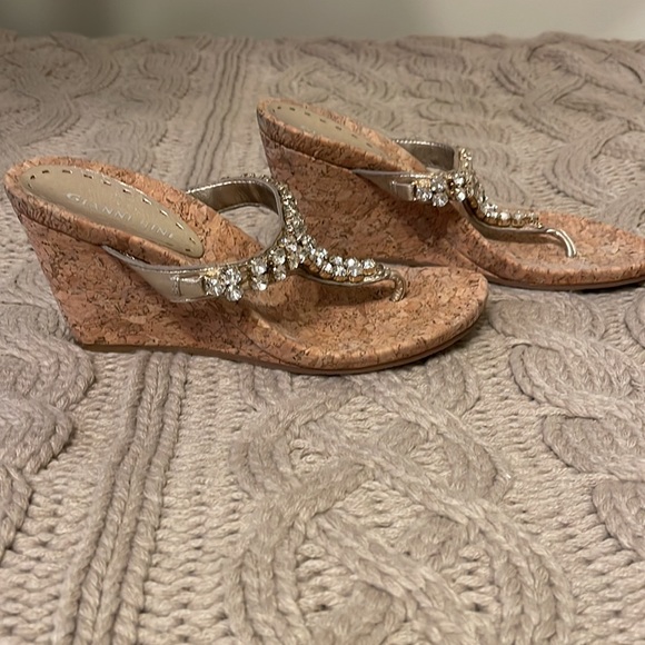 Gianni Bini heels - Picture 3 of 12